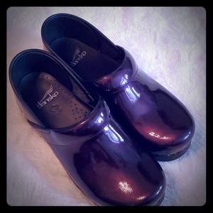 DANSKO SHOES (SIZE 8)